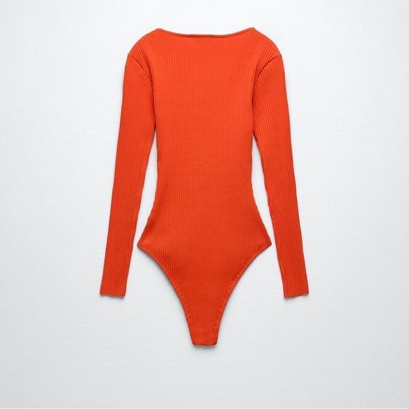 Zara - SQUARED NECK RIBBED BODYSUIT RED - REF. 0858/632  - Medium - Picture 2 of 2